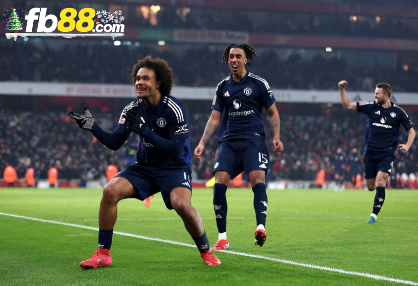 MU giành chiến thắng nghẹt thở trước Arsenal (Ảnh: Getty).